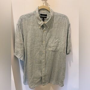 Banana Republic Men's Light Blue Casual Button-Down Shirt